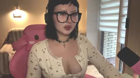 Snapshot of dominiquebreakey chatting on June 14, 2026, 12:18 pm Cati online show from June 14, 2026, 12:18 pm