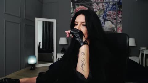 Snapshot of dommelisa chatting on December 13, 2024, 12:31 am Dom Melisa online show from December 13, 2024, 12:31 am