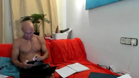 DomDOLCEVITA online show from July 10, 2026, 9:34 am