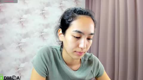 Aura online show from October 1, 2025, 4:07 am