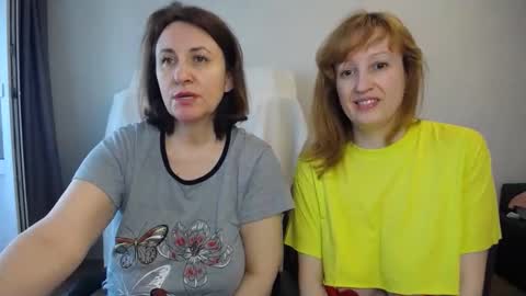 Snapshot of donnalimadonna chatting on May 19, 2026, 8:20 am Tatiana 43 curvy sexy body and Joanna redhead 39 years online show from May 19, 2026, 8:20 am