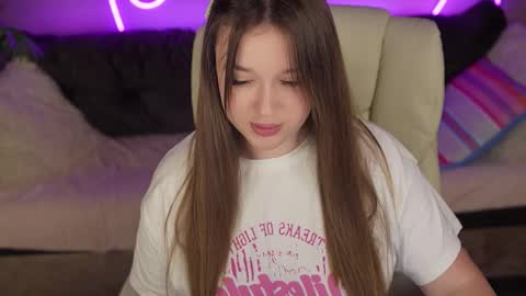 DONNA online show from November 21, 2025, 9:24 pm