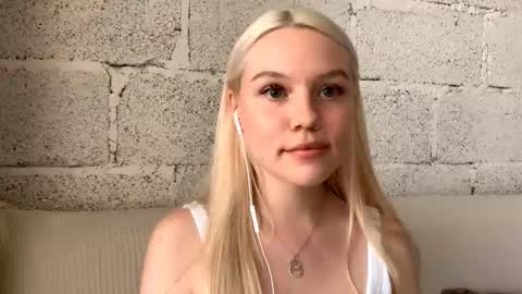 Stella online show from October 13, 2025, 10:48 am