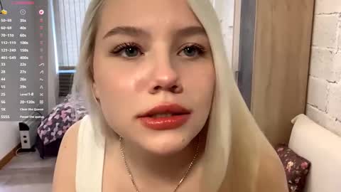 Stella online show from November 18, 2025, 6:29 am