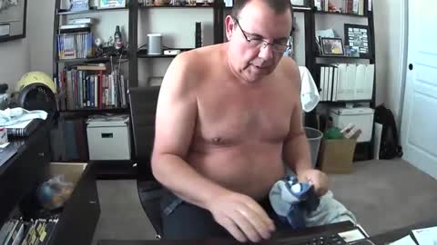 Snapshot of donniemask chatting on September 26, 2025, 5:39 pm DonnieMask1221 online show from September 26, 2025, 5:39 pm