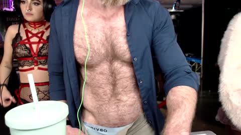 Snapshot of donnybasilisk chatting on February 2, 2025, 1:34 am Donny online show from February 2, 2025, 1:34 am