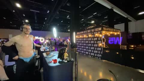 Snapshot of donnybasilisk chatting on November 9, 2025, 9:46 pm Donny online show from November 9, 2025, 9:46 pm