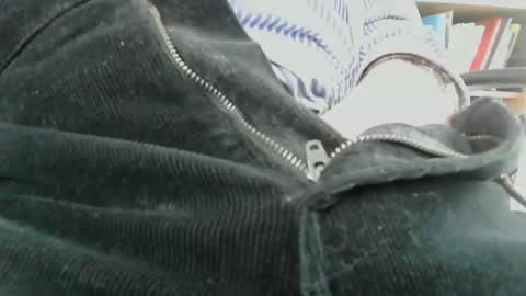 Snapshot of dontaskagain008 chatting on April 17, 2026, 10:29 am dontaskagain008 online show from April 17, 2026, 10:29 am