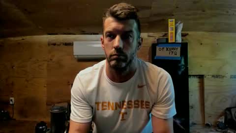 Snapshot of dontjumpoffthebridge chatting on April 14, 2026, 2:12 pm dontjumpoffthebridge online show from April 14, 2026, 2:12 pm