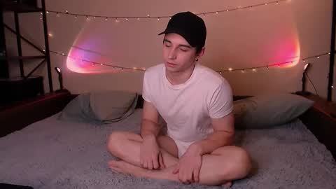 EliotKenny online show from October 23, 2025, 8:18 pm