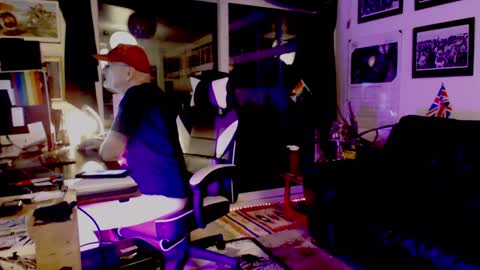 Snapshot of dopeleaf2 chatting on December 8, 2024, 9:30 pm dopeleaf2 online show from December 8, 2024, 9:30 pm