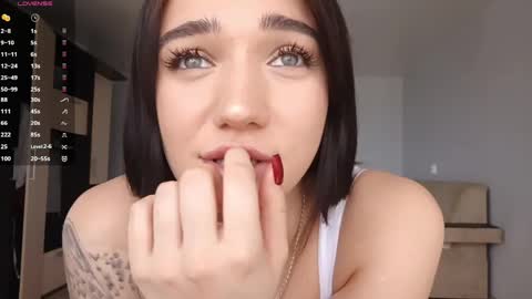 Jacqueline online show from April 4, 2026, 3:16 am