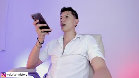 dorian_mystery online show from April 7, 2026, 11:04 pm