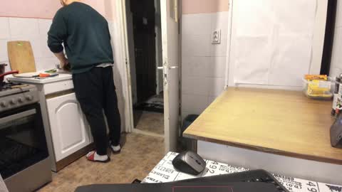 Snapshot of doriancretu95 chatting on December 19, 2024, 6:01 am menu below online show from December 19, 2024, 6:01 am