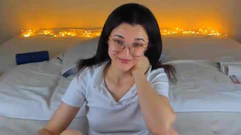 Snapshot of dorotty_ chatting on December 23, 2024, 1:51 am Your Dorotty online show from December 23, 2024, 1:51 am