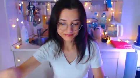 Snapshot of dorotty_ chatting on November 3, 2025, 11:48 pm Your Dorotty online show from November 3, 2025, 11:48 pm