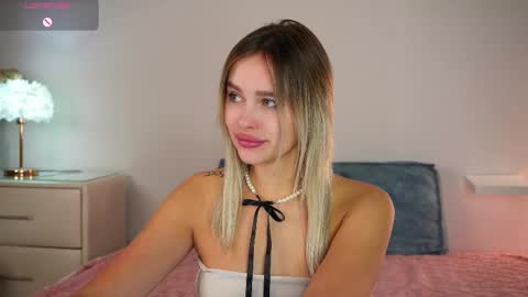 Snapshot of dorretangel chatting on October 1, 2025, 8:20 am Amy online show from October 1, 2025, 8:20 am