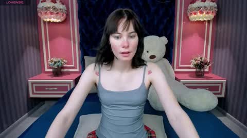 Snapshot of dose_of_daisy chatting on November 14, 2025, 12:37 pm dose_of_daisy online show from November 14, 2025, 12:37 pm