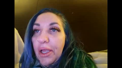 dosedgirl online show from December 17, 2024, 6:35 am