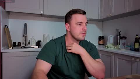 Snapshot of dosilasa chatting on September 17, 2025, 10:33 pm Sasha online show from September 17, 2025, 10:33 pm