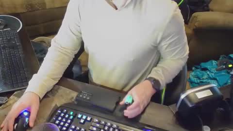 Snapshot of dotyoureyezez chatting on December 26, 2024, 5:08 pm DotYourEyezez online show from December 26, 2024, 5:08 pm