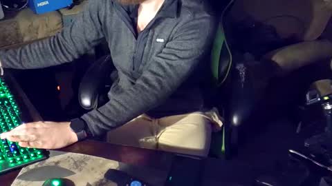 Snapshot of dotyoureyezez chatting on January 8, 2025, 11:32 am DotYourEyezez online show from January 8, 2025, 11:32 am