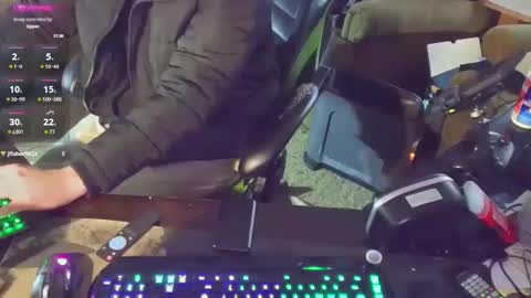 Snapshot of dotyoureyezez chatting on January 24, 2025, 1:36 pm DotYourEyezez online show from January 24, 2025, 1:36 pm