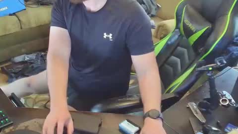 Snapshot of dotyoureyezez chatting on February 4, 2025, 7:00 pm DotYourEyezez online show from February 4, 2025, 7:00 pm