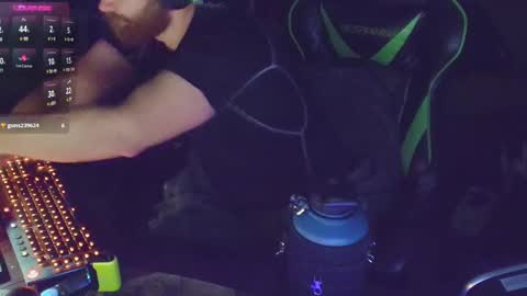 Snapshot of dotyoureyezez chatting on February 14, 2025, 8:10 am DotYourEyezez online show from February 14, 2025, 8:10 am