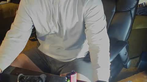 Snapshot of dotyoureyezez chatting on October 24, 2025, 7:49 am DotYourEyezez online show from October 24, 2025, 7:49 am