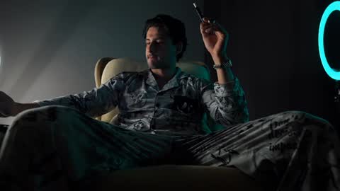 Keen online show from February 5, 2025, 6:48 pm