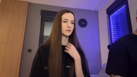 Snapshot of double_sun chatting on November 29, 2025, 1:19 am Alice and Mark online show from November 29, 2025, 1:19 am