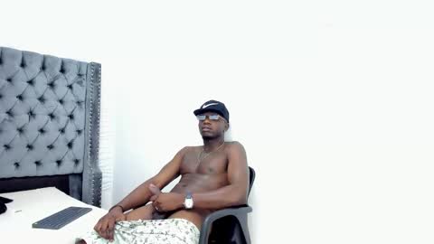 Snapshot of douglas_099 chatting on October 11, 2025, 5:00 pm DOUGLAS online show from October 11, 2025, 5:00 pm