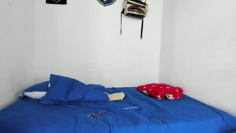 douglas_gallegos online show from December 18, 2025, 8:04 pm