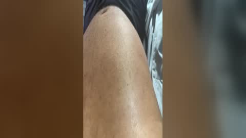 Snapshot of down4hairy chatting on May 25, 2026, 10:32 am down4hairy online show from May 25, 2026, 10:32 am