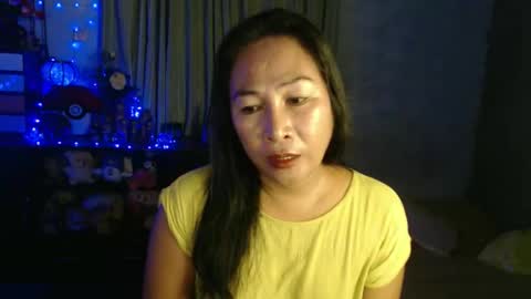 doyouwantme143 online show from April 16, 2026, 4:08 pm