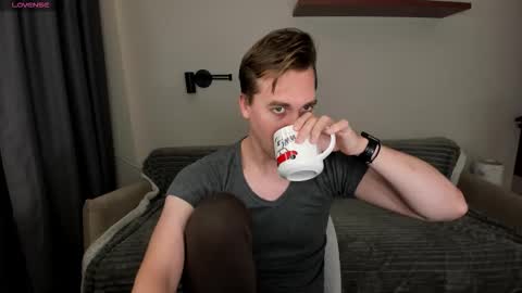 Mervin  online show from October 25, 2025, 8:36 pm