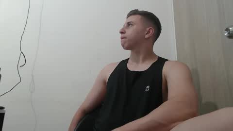 draco_boy2000 online show from December 17, 2025, 9:32 pm