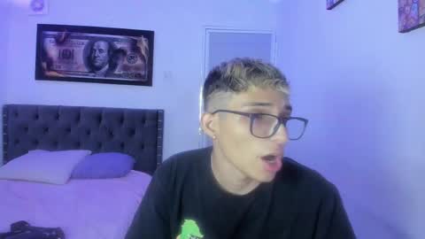 dragon_master2 online show from March 5, 2025, 8:42 pm