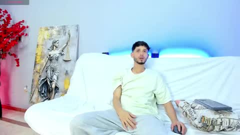 Snapshot of drake_and_zara chatting on May 7, 2026, 12:43 pm Drake and Zara online show from May 7, 2026, 12:43 pm