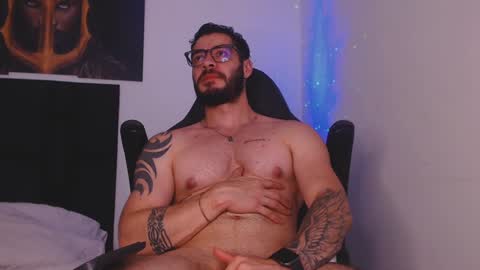 drake_cole11 online show from December 12, 2024, 2:33 pm