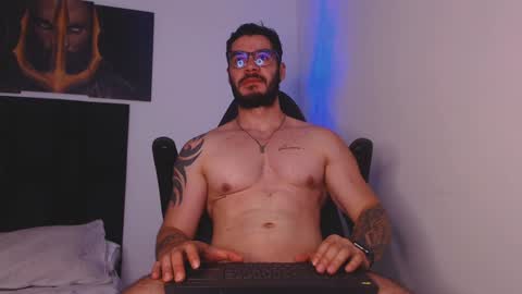 drake_cole11 online show from December 25, 2024, 3:38 pm