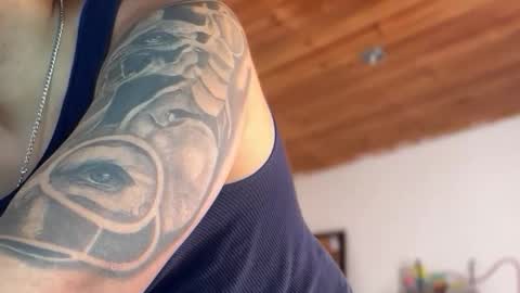 Snapshot of drakenn_ chatting on February 6, 2026, 4:32 pm drakeeee online show from February 6, 2026, 4:32 pm