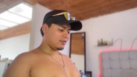 Snapshot of drakenn_ chatting on February 11, 2026, 6:02 pm drakeeee online show from February 11, 2026, 6:02 pm