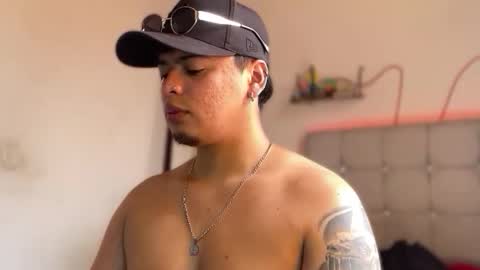 Snapshot of drakenn_ chatting on February 12, 2026, 4:35 pm drakeeee online show from February 12, 2026, 4:35 pm