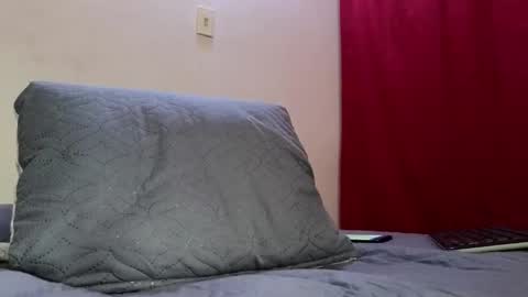 Snapshot of drakesonxx chatting on March 12, 2025, 4:35 pm Andrs Independent Model online show from March 12, 2025, 4:35 pm