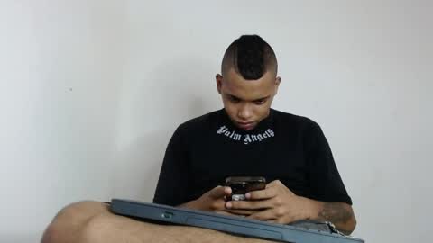 Snapshot of drako_monstercock chatting on April 19, 2026, 6:10 pm drako_monstercock online show from April 19, 2026, 6:10 pm