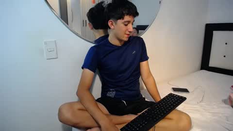 -- nicolle and jhon -- online show from November 21, 2025, 4:00 am