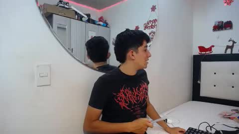 -- nicolle and jhon -- online show from December 16, 2025, 4:28 am