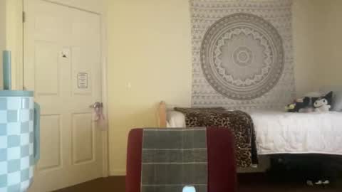 Snapshot of dream1girl_ chatting on April 10, 2026, 9:19 pm ur dream girl online show from April 10, 2026, 9:19 pm